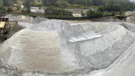13106_minewaste_661428_crop.jpg